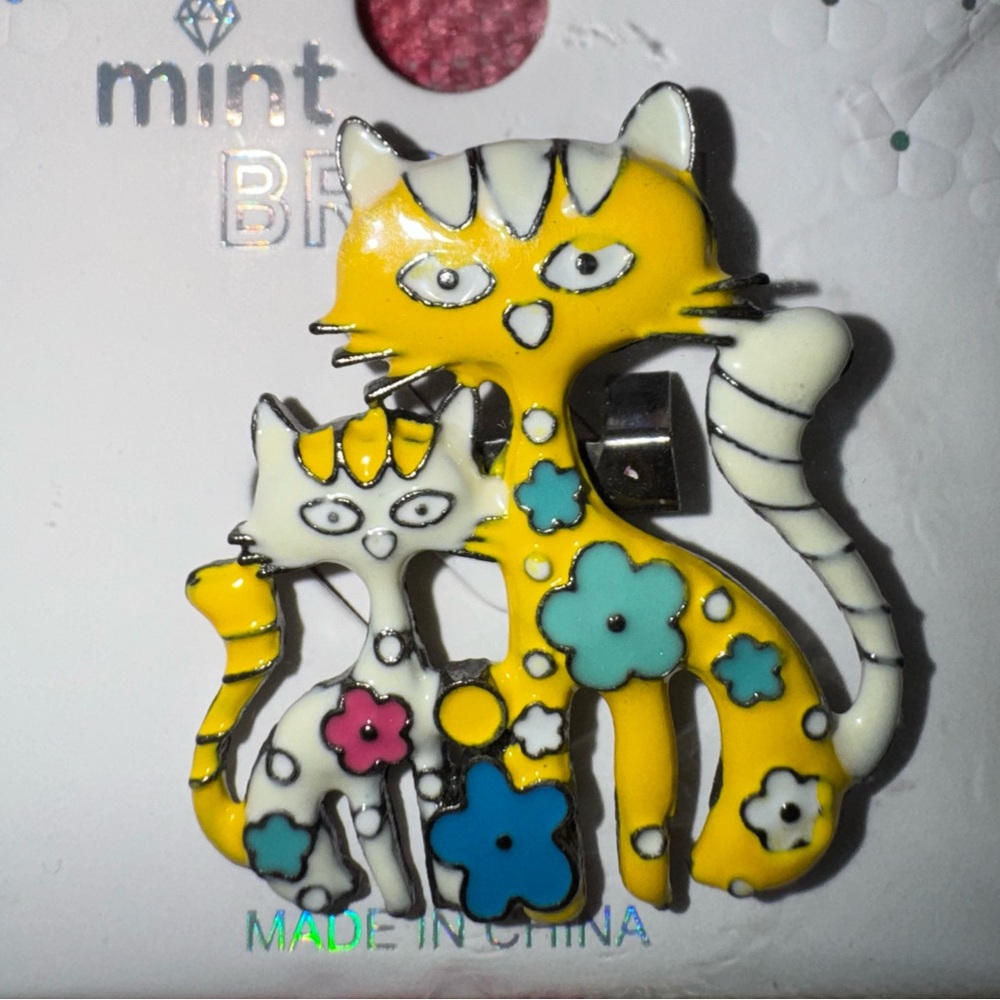 Kitty Cat Brooch Whimsical Enamel Statement Pin NIP Cute❣️